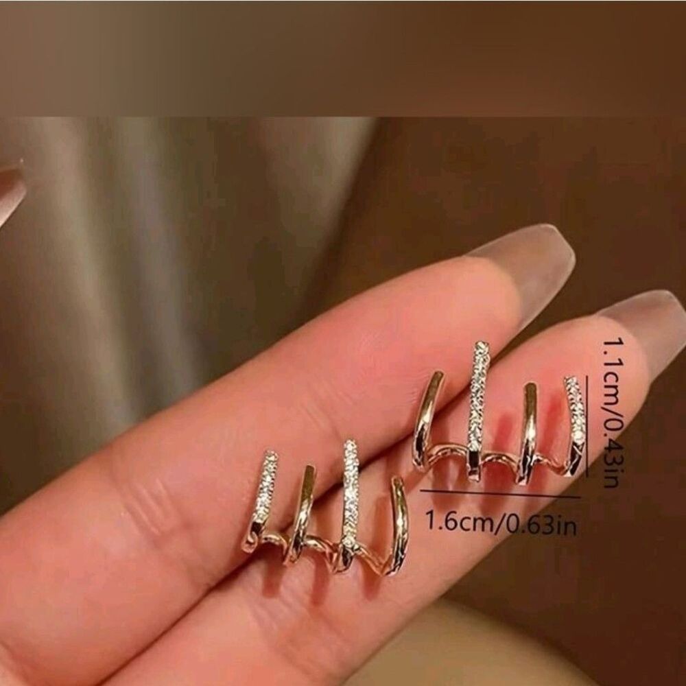 Elegant Gold Blingy Ear Cuff FREE SHIPPING - Picture 3 of 4